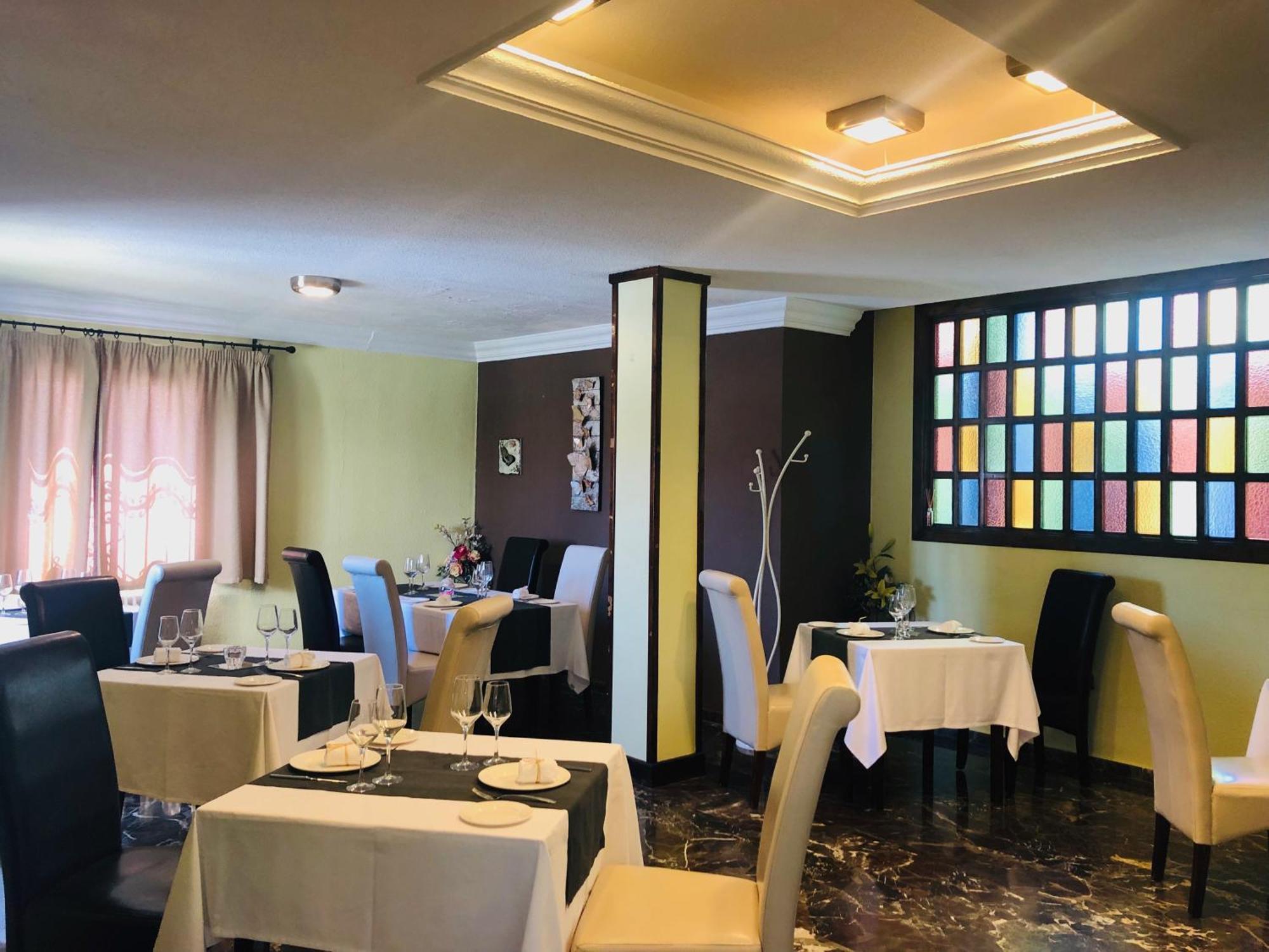 אורגיווה Hotel Puerta Nazari מראה חיצוני תמונה