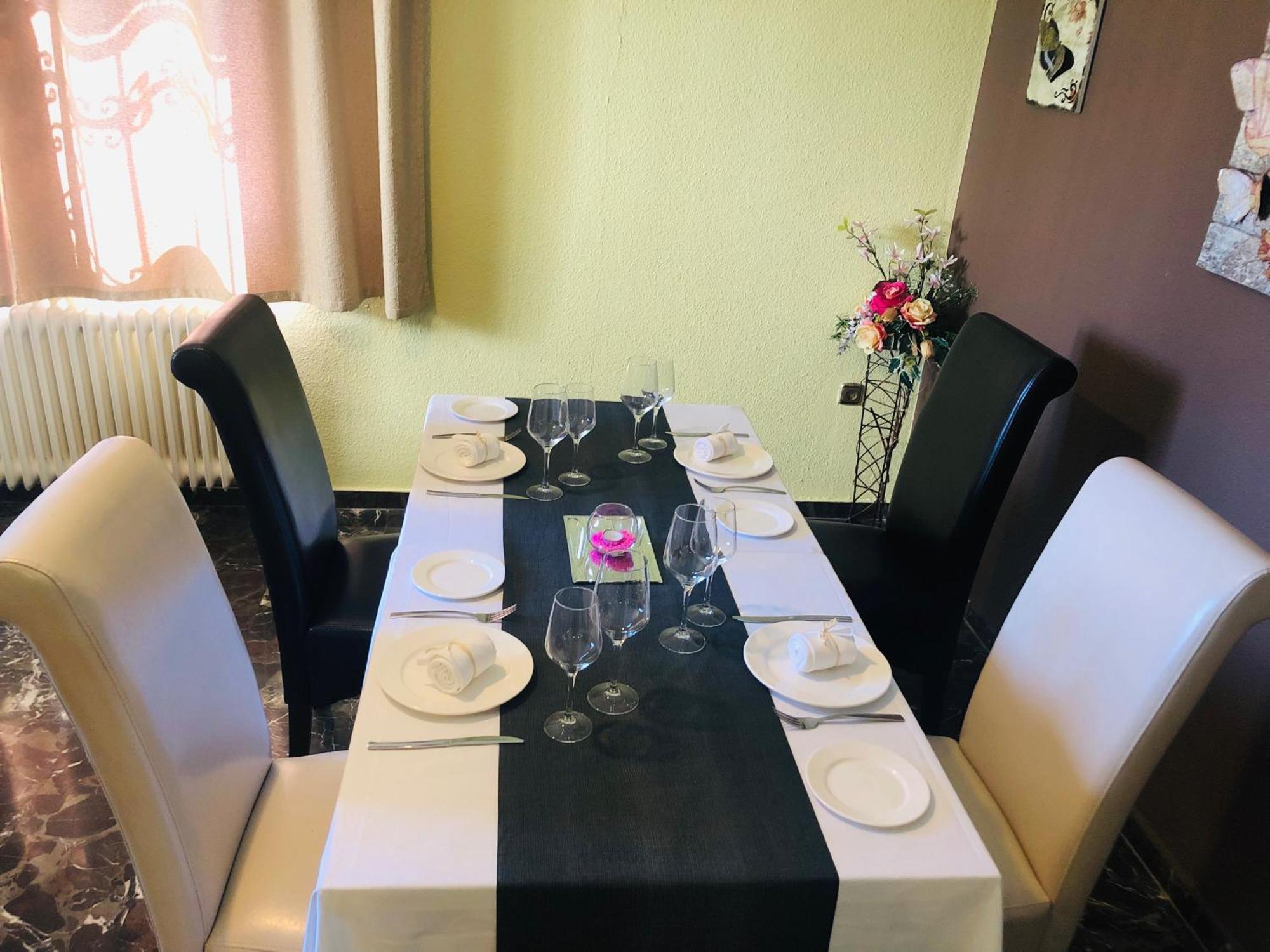 אורגיווה Hotel Puerta Nazari מראה חיצוני תמונה