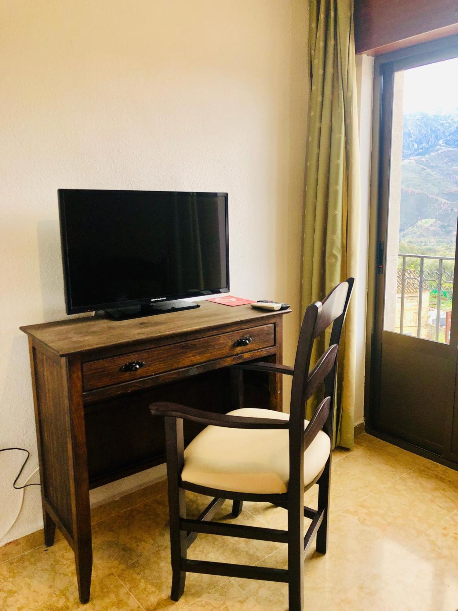 אורגיווה Hotel Puerta Nazari מראה חיצוני תמונה